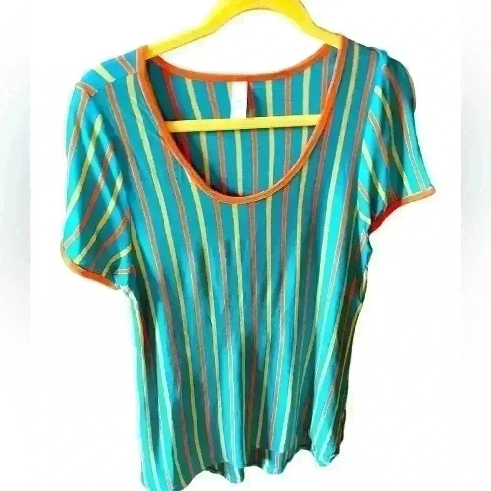 Lularoe medium green vertical stripe‎ Classic T in yummy rayon/spandex blend.NWT